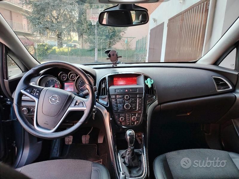 Usata Opel Astra Sport 110 CV (80 kW) 2015 Blu Station wagon