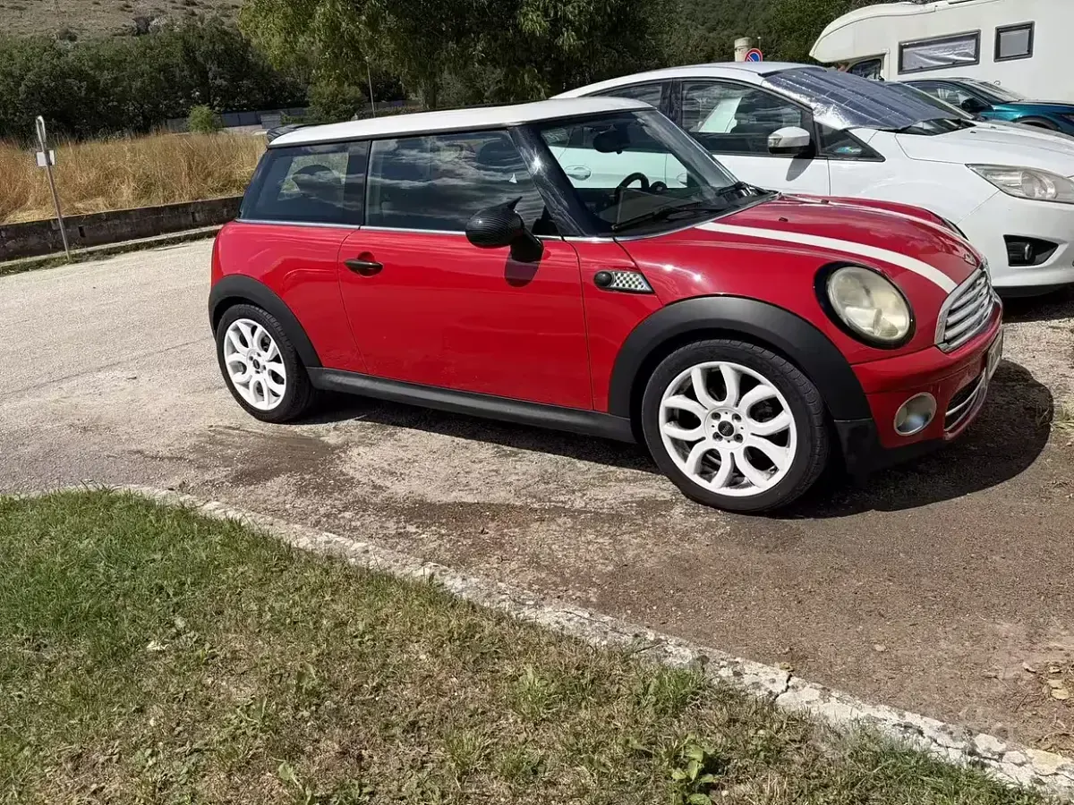 Usata Mini Cooper D Pepper 109 CV (80 kW) 2008 Rosso Utilitaria