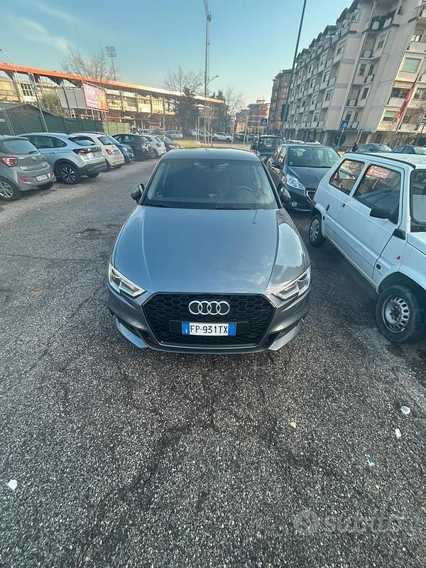Usata Audi A3 S-Line 116 CV (85 kW) 2018 Grigio Berlina