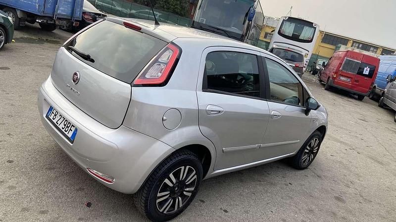 Usata Fiat Punto Evo Active 77 CV (56 kW) 2015 Argento Utilitaria