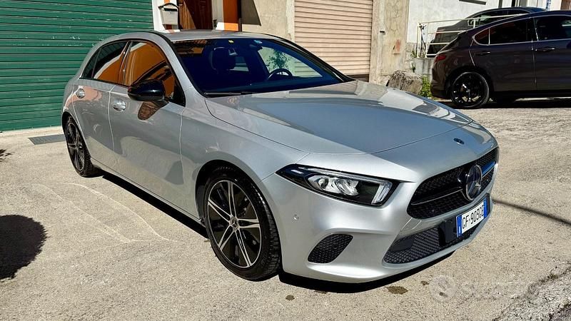 Usata Mercedes A200 116 CV (85 kW) 2021 Grigio Berlina