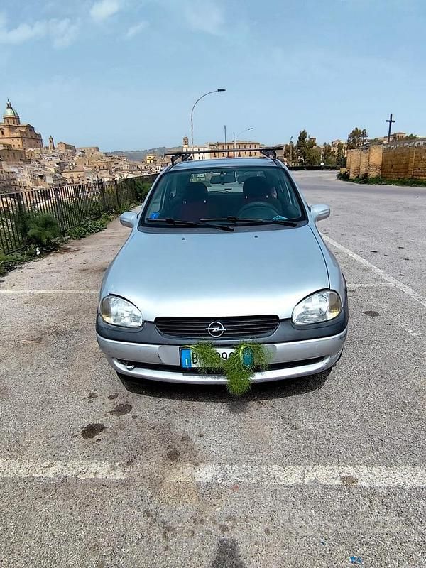 Usata Opel Corsa 1999 Grigio