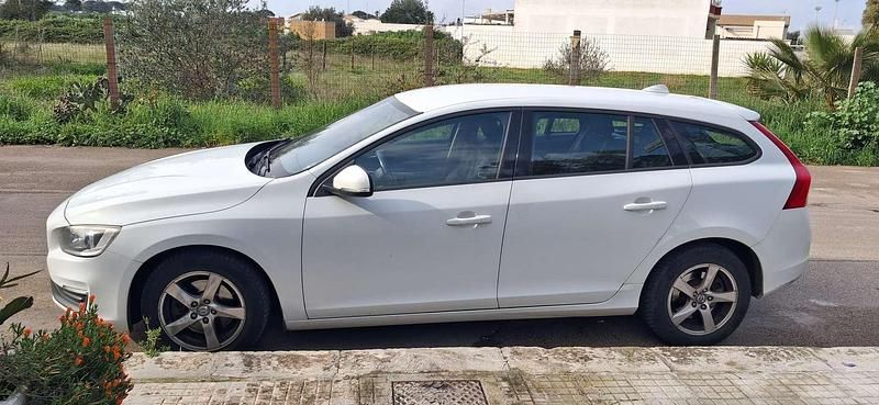 Usata Volvo V60 114 CV (83 kW) 2014 Bianco Station wagon