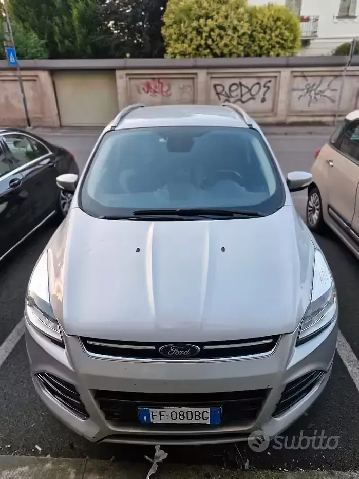 Usata Ford Kuga Titanium 120 CV (88 kW) 2016 Grigio SUV
