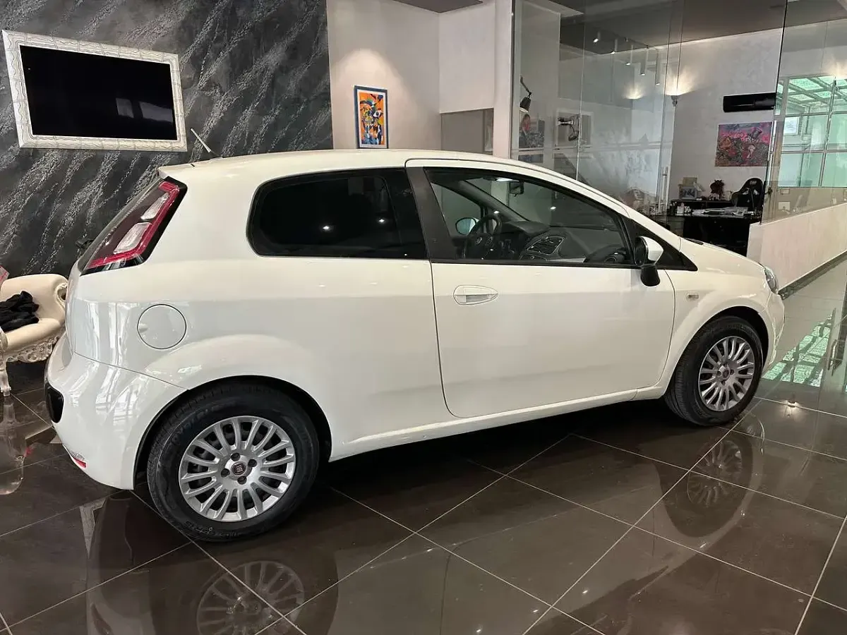 Usata Fiat Punto Evo S 69 CV (50 kW) 2011 Bianco Utilitaria