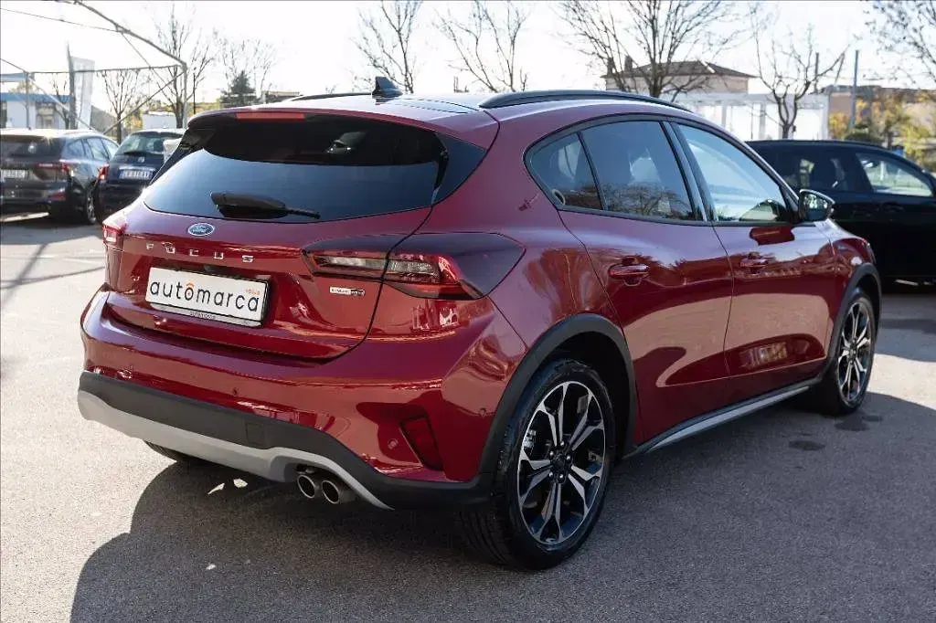 Begagnad Ford Focus Active 155 HK (114 kW) 2023 Röd SUV