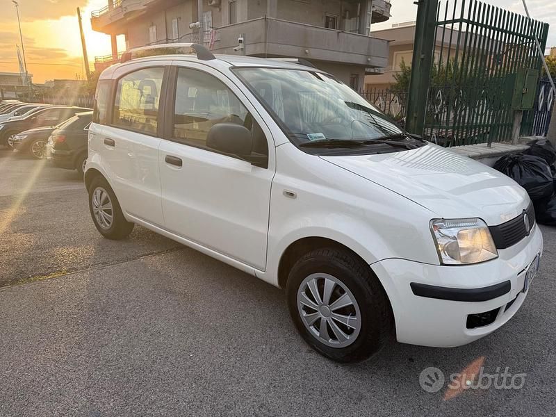 Usata Fiat Panda Active 74 CV (54 kW) 2011 Bianco Utilitaria