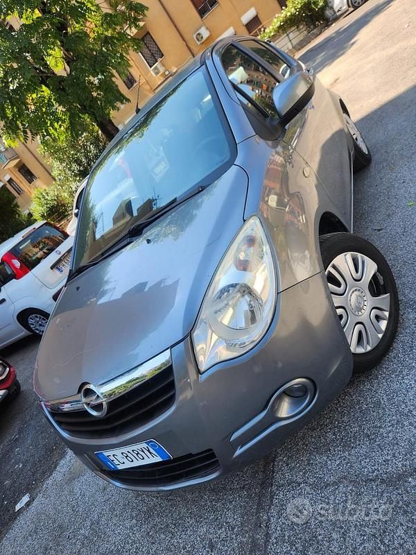 Usata Opel Agila 86 CV (63 kW) 2010 Marrone Utilitaria