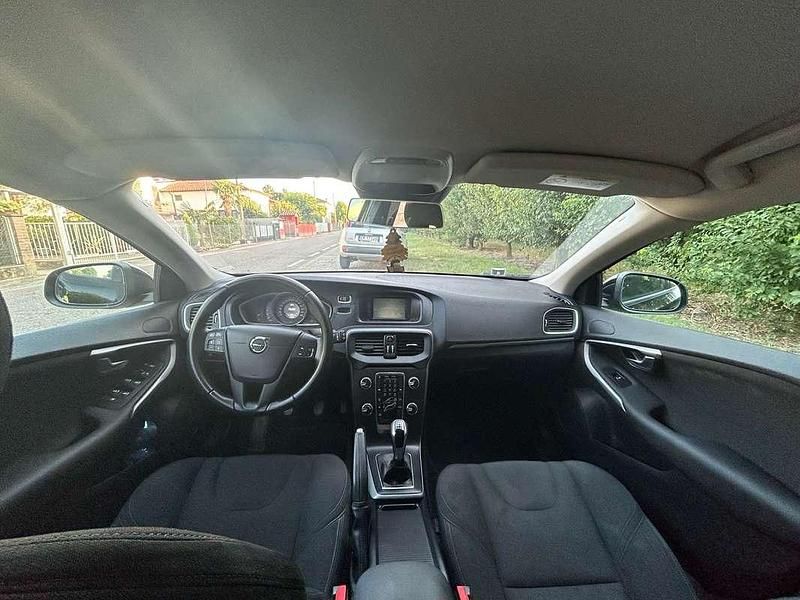 Usata Volvo V40 Inscription 120 CV (88 kW) 2017 Nero Berlina