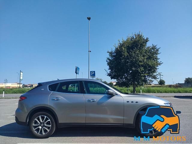 Usata Maserati Levante 275 CV (202 kW) 2018 Grigio SUV