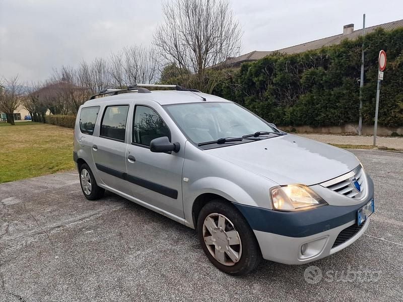 Usata Dacia Logan MCV Lauréate 70 CV (51 kW) 2007 Grigio Station wagon