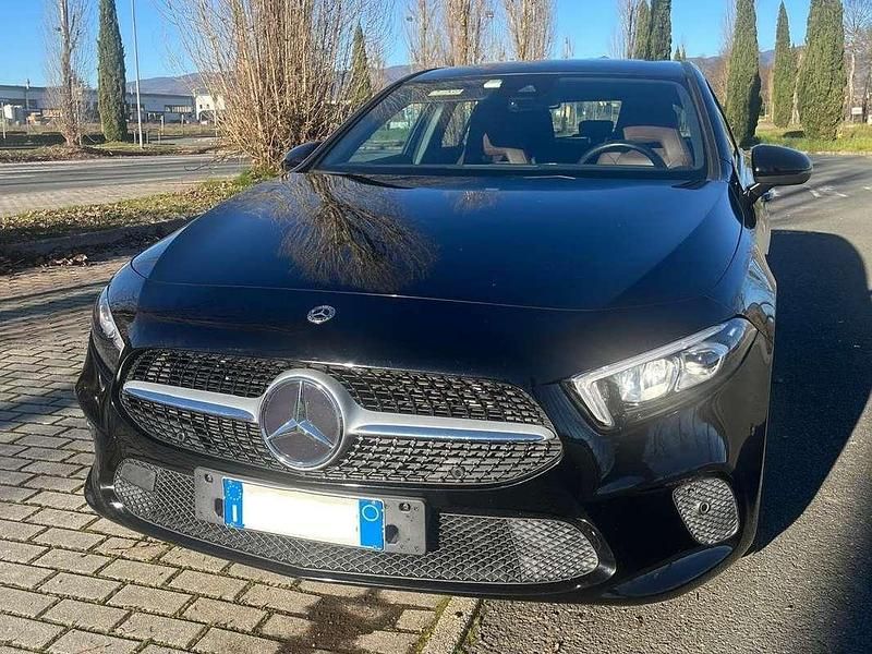 Usata Mercedes A200 150 CV (110 kW) 2021 Nero Berlina