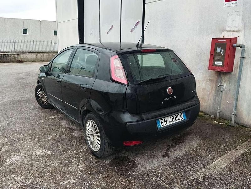Usata Fiat Punto Evo Dynamic 75 CV (55 kW) 2011 Nero Utilitaria