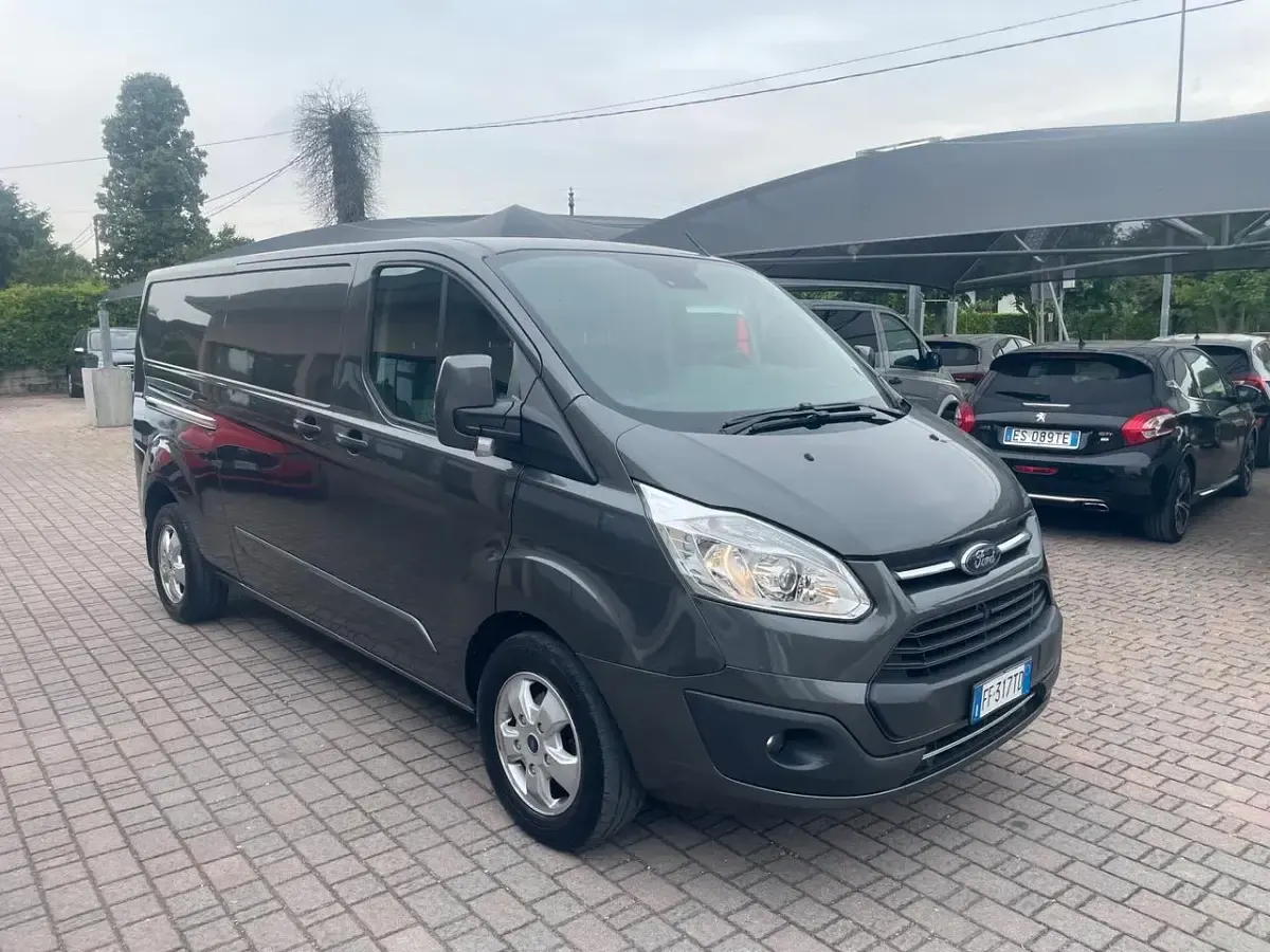 Usata Ford Transit Custom Titanium 130 CV (95 kW) 2017 Grigio