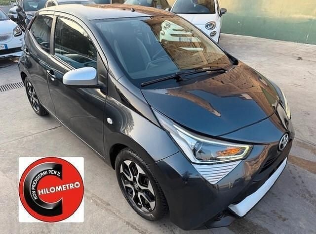 Grigio Usata 2019 Toyota Aygo X-play Due volumi | 7500 € (Super prezzo) - Immagine 1/4