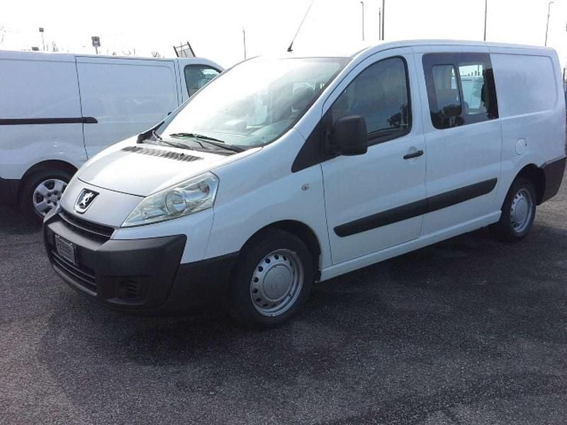 Usata Renault Trafic 120 CV (88 kW) 2010 Bianco Monovolume