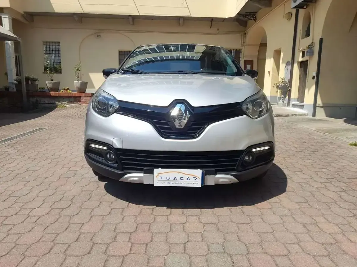 Usata Renault Captur Intens 90 CV (66 kW) 2017 Grigio SUV