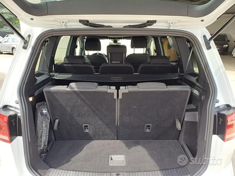 Usata VW Touran Edition 150 CV (110 kW) 2024 Bianco Monovolume