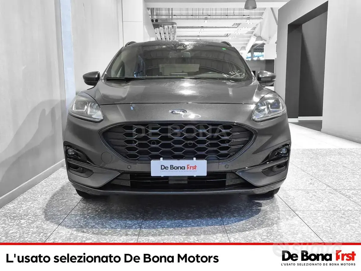 Usata Ford Kuga ST-Line 120 CV (88 kW) 2022 Grigio SUV