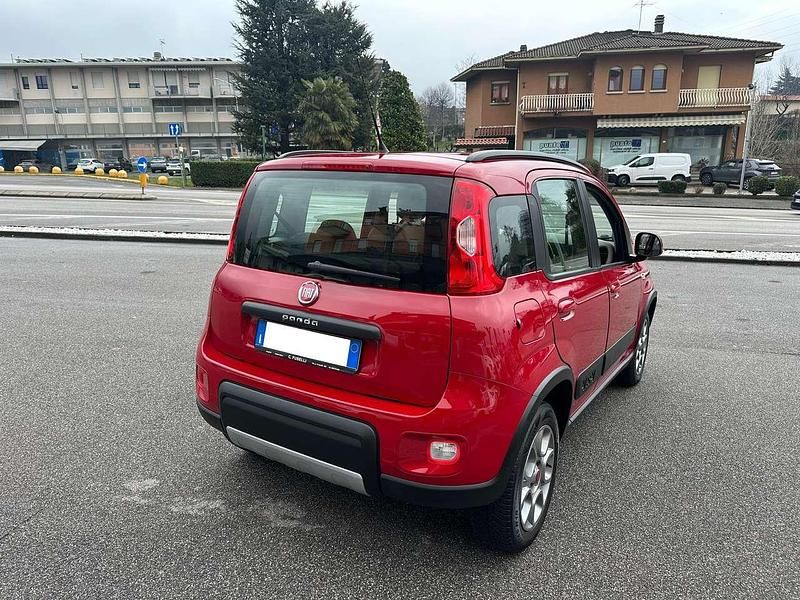 Usata Fiat Panda 4x4 86 CV (63 kW) 2016 Rosso Utilitaria