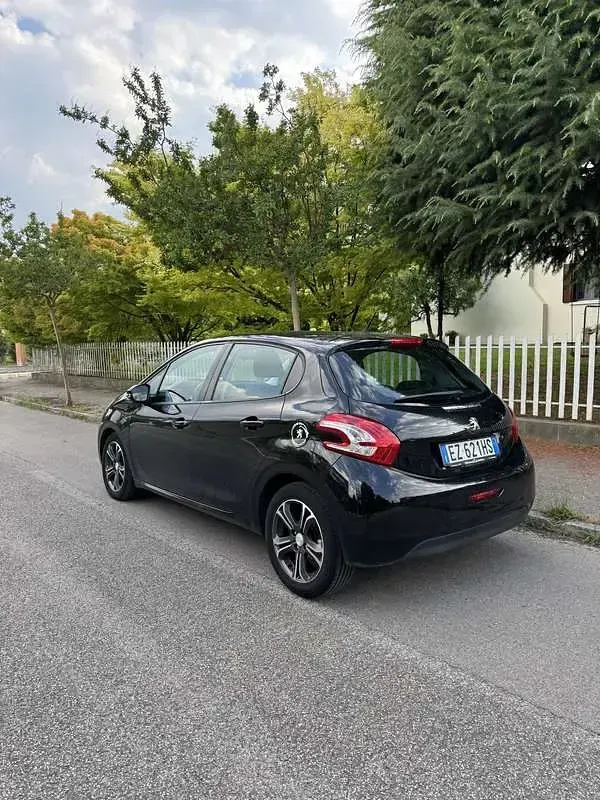 Usata Peugeot 208 Active 95 CV (69 kW) 2015 Utilitaria