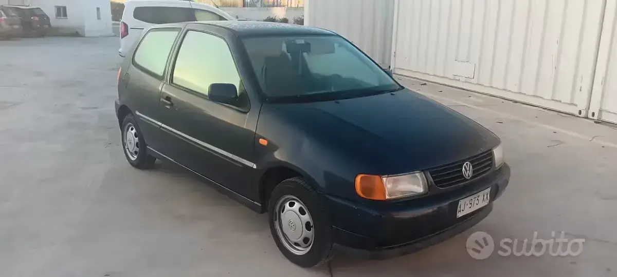 Usata VW Polo 45 CV (33 kW) 1996 Blu Berlina