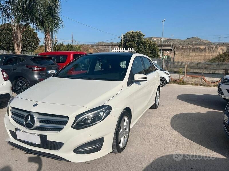 Bianco Usata 2015 Mercedes B200 Premium Monovolume | 13.990 € - Immagine 1/4