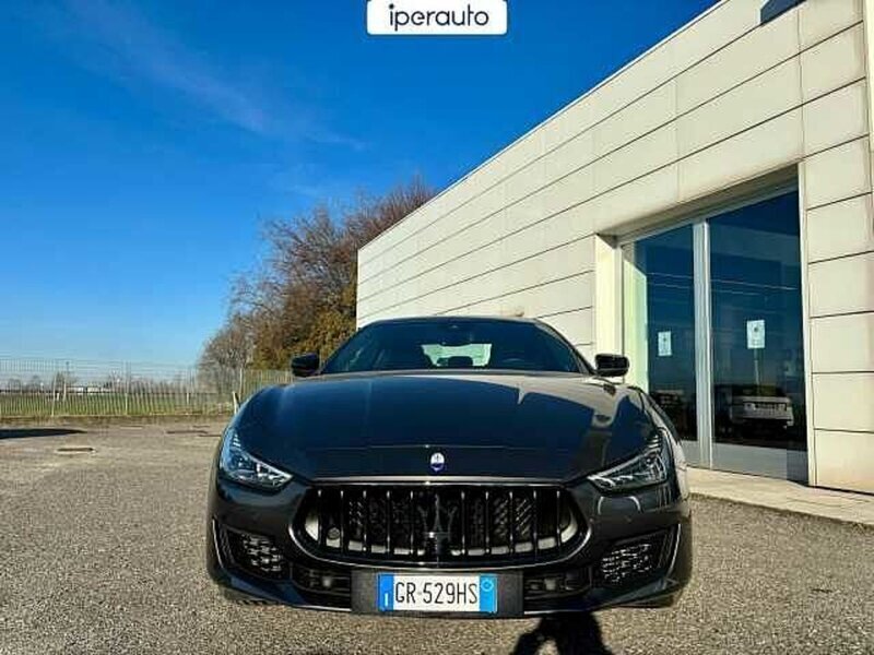Usato 2023 Maserati Ghibli 2.0 Benzin 330 CV (87.900 €)