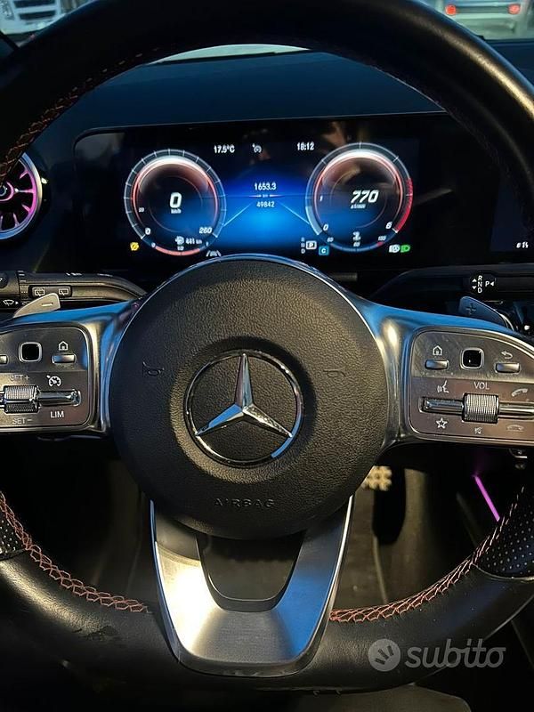 Usata Mercedes GLA200 Premium 150 CV (110 kW) 2022 Nero SUV
