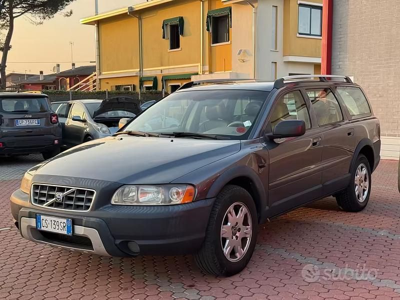 Usata Volvo V70 Momentum 163 CV (119 kW) 2005 Grigio Station wagon