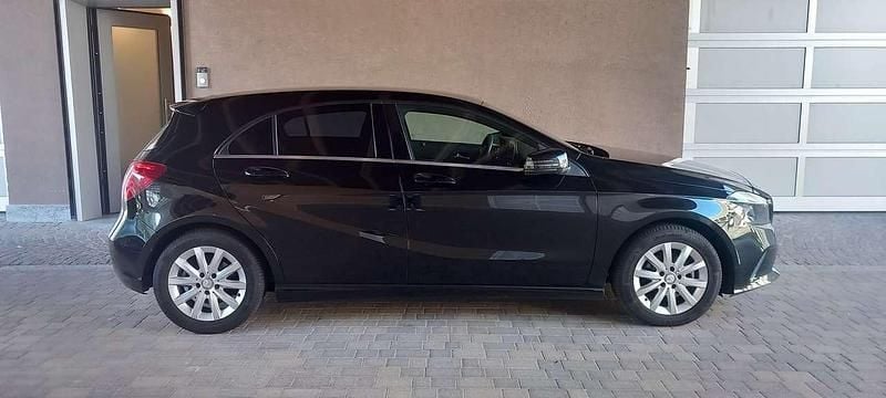 Usata Mercedes A160 102 CV (75 kW) 2017 Nero Berlina