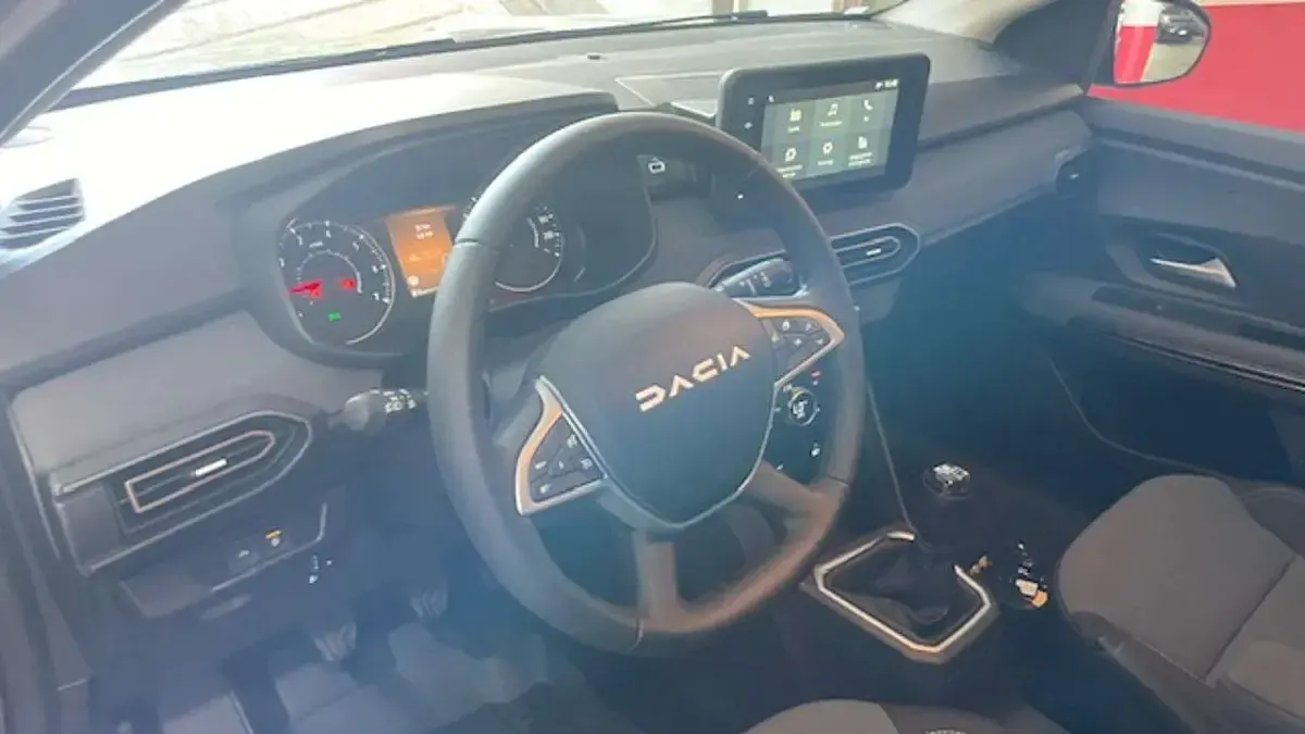Nuova Dacia Jogger Extreme 101 CV (74 kW) 2026 Verde Monovolume