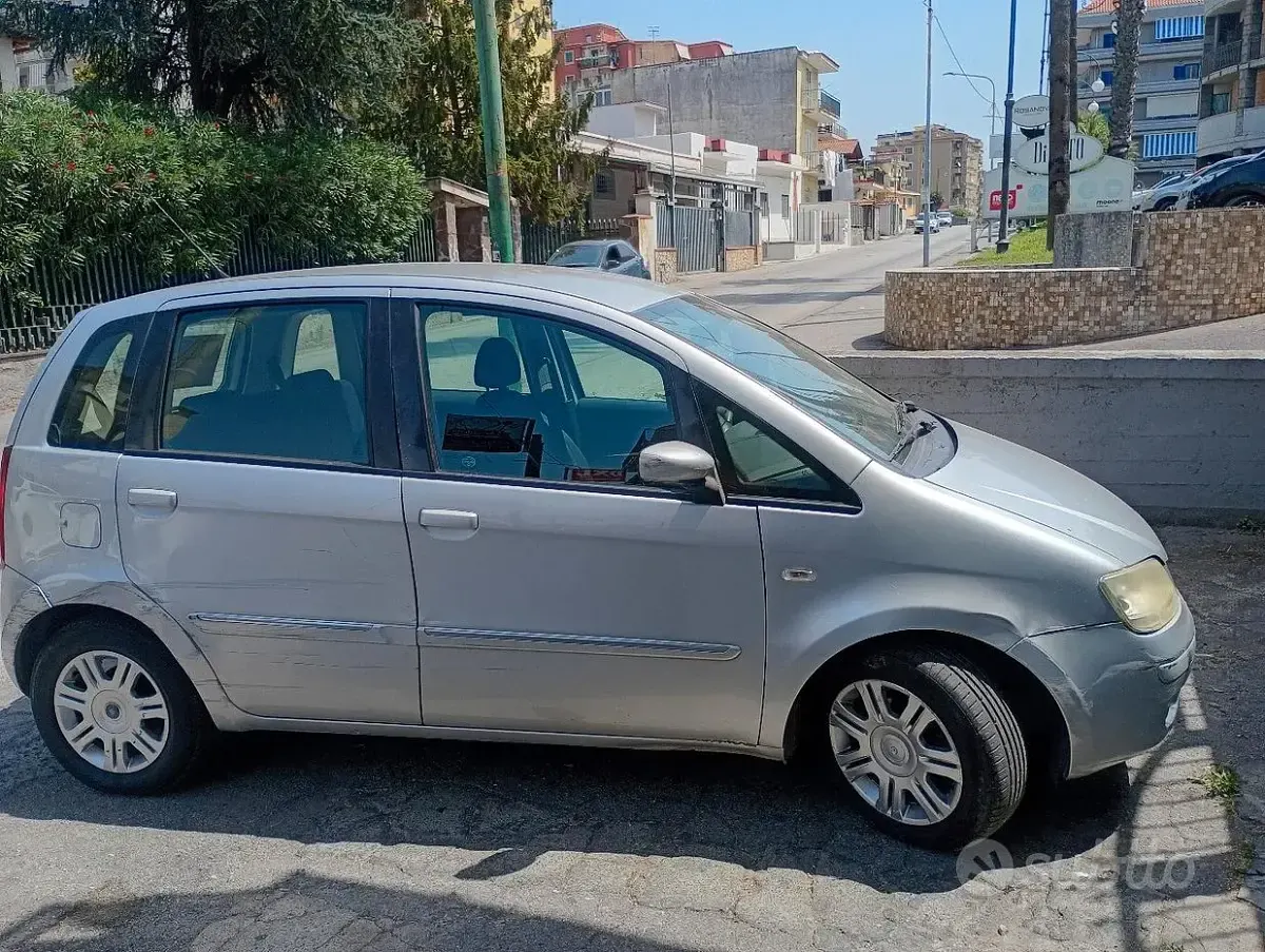 Usata Fiat Idea 69 CV (50 kW) 2008 Grigio Monovolume