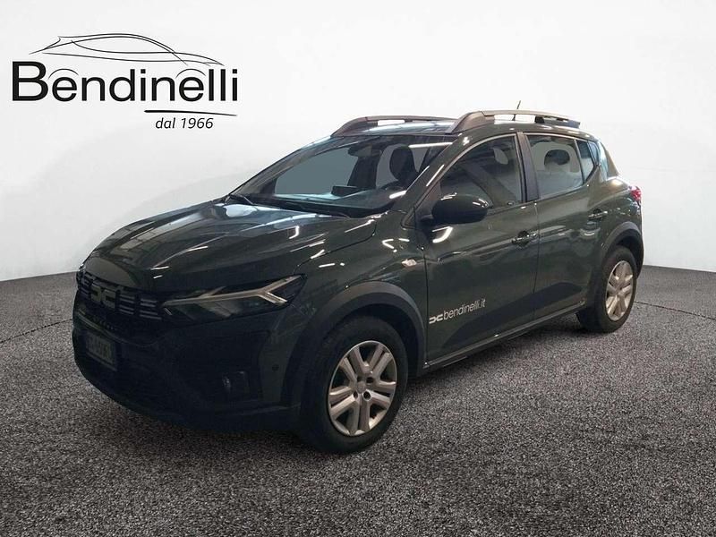 Verde Usata 2024 Dacia Sandero Expression Tre volumi | 15.400 € (Buon prezzo) - Immagine 1/4