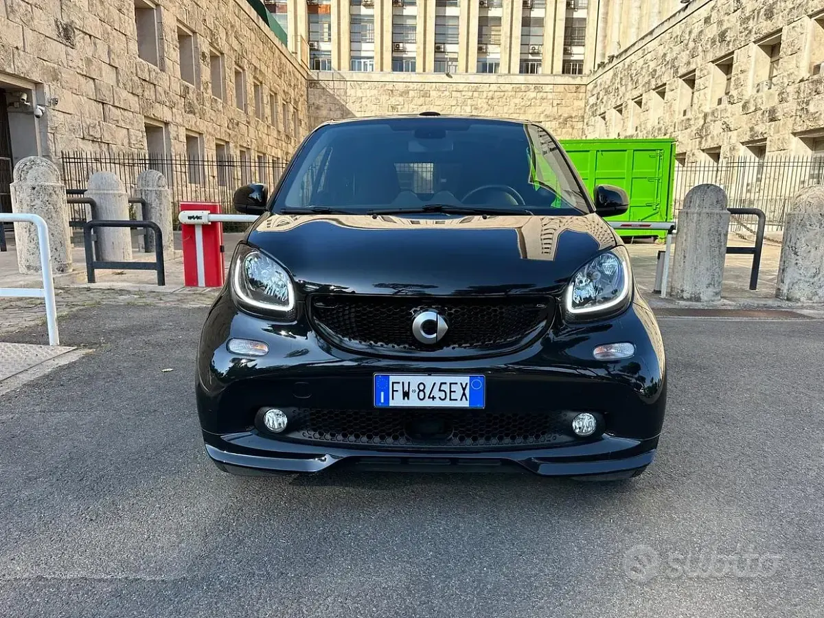 Begagnad Smart ForTwo Cabrio Superpassion 71 HK (52 kW) 2019 Svart Cab