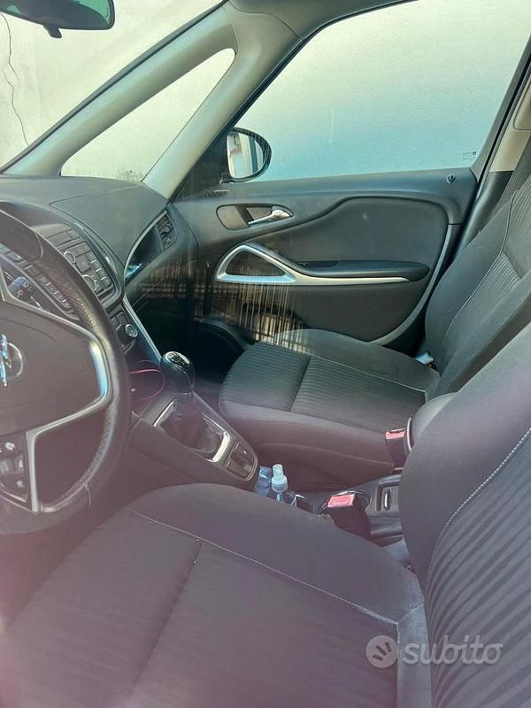 Usata Opel Zafira Tourer 150 CV (110 kW) 2013 Monovolume