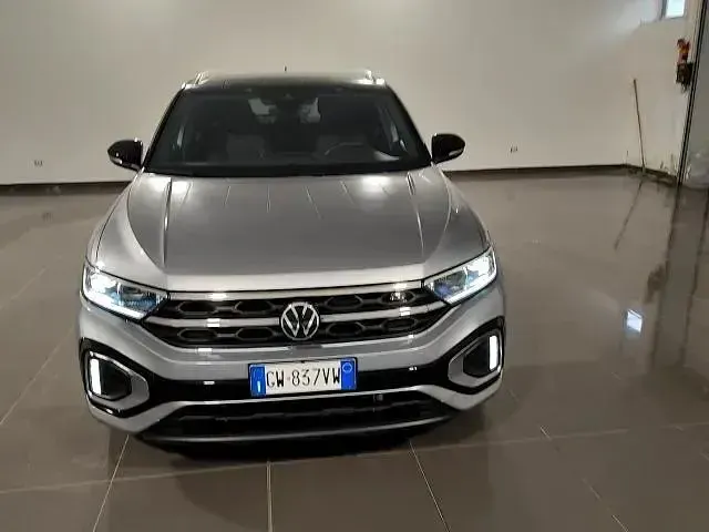Usata VW T-Roc R-line 150 CV (110 kW) 2024 Pyrit silver met. SUV