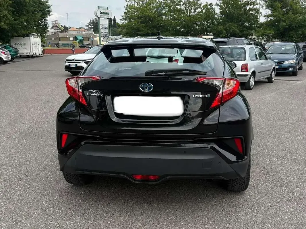 Usata Toyota C-HR Active 98 CV (72 kW) 2018 Nero SUV