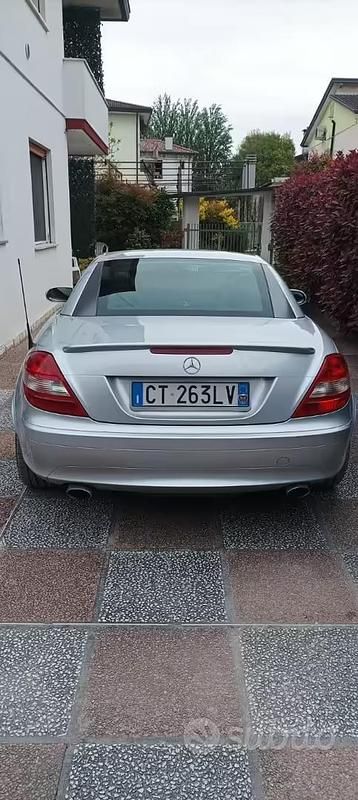 Usata Mercedes SLK200 163 CV (119 kW) 2005 Cabrio