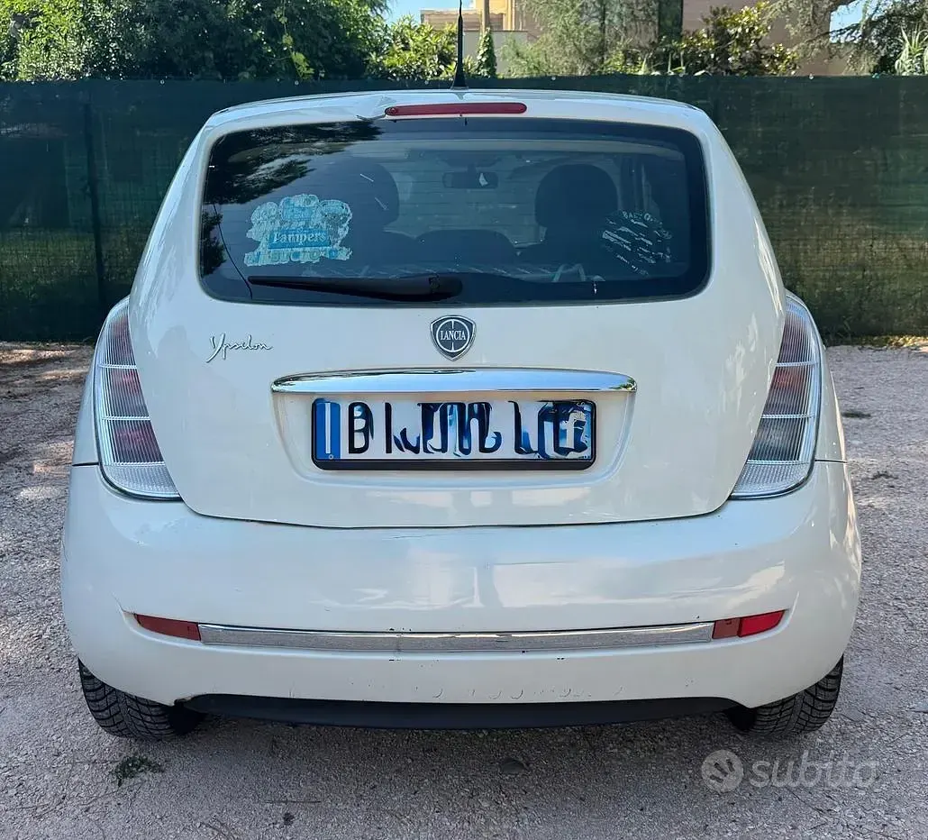 Usata Lancia Ypsilon 77 CV (56 kW) 2009 Bianco Utilitaria