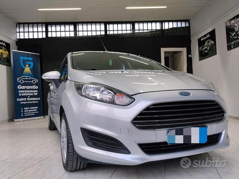 Usata Ford Fiesta 80 CV (58 kW) 2013 Grigio Utilitaria