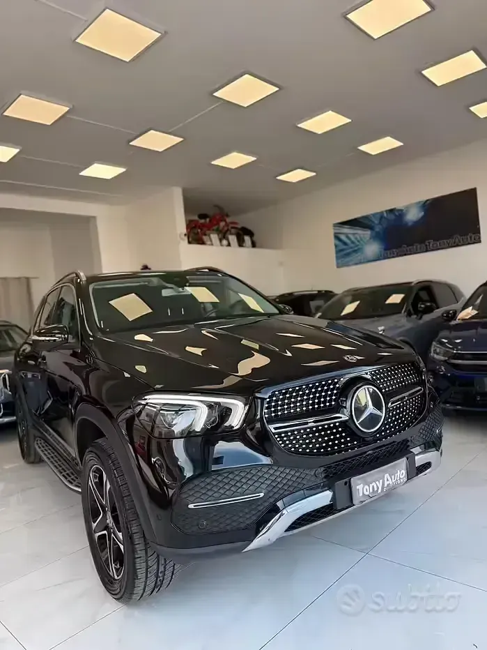Usado Mercedes GLE300 Premium 245 CV (180 kW) 2020 Negro SUV