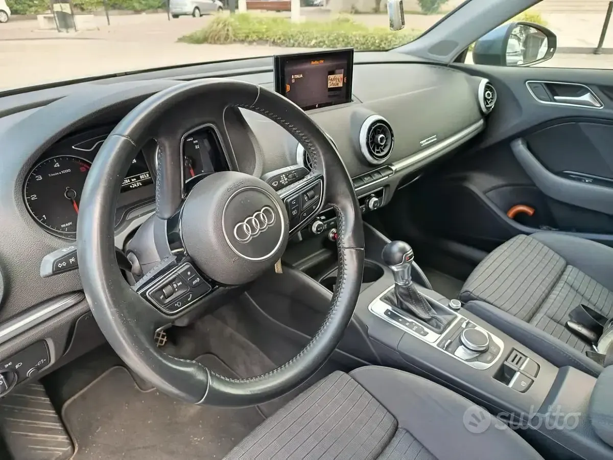 Usata Audi A3 Sport 116 CV (85 kW) 2018 Grigio Berlina