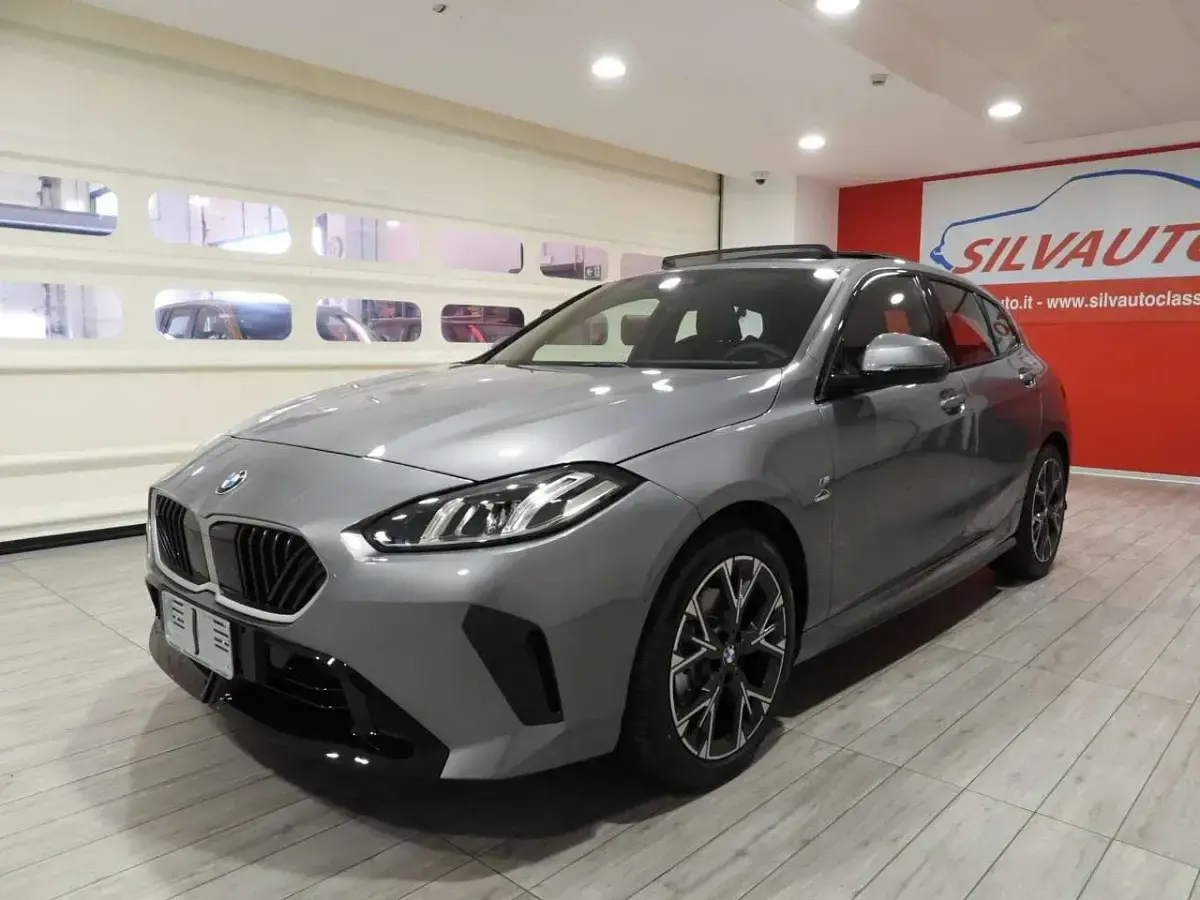 Nuova BMW 118 150 CV (110 kW) 2026 Nero Utilitaria
