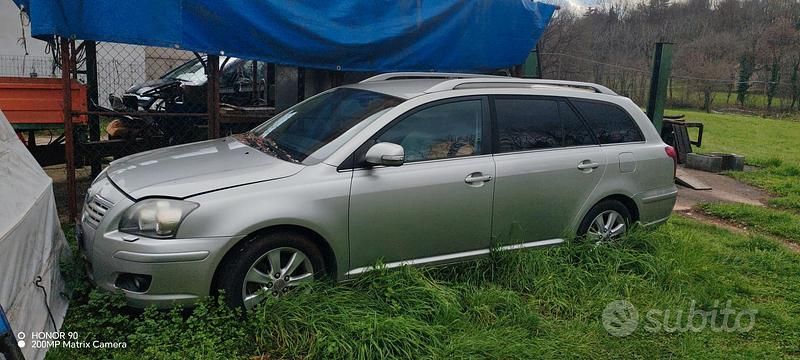Usata Toyota Avensis 2007 Grigio Station wagon