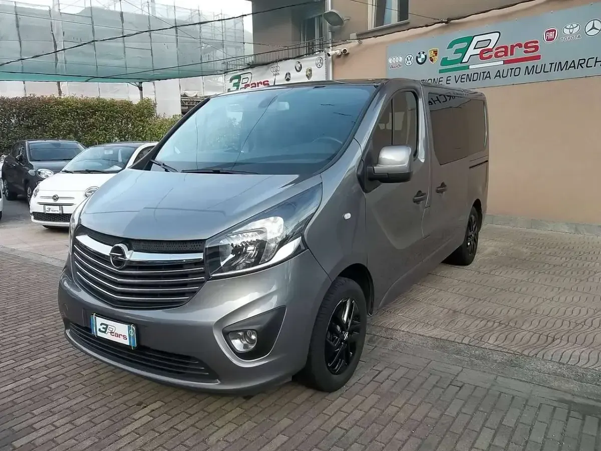 Usata Opel Vivaro-e Combi 145 CV (106 kW) 2020 Antracite met. Monovolume