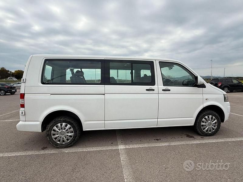 Usata VW Caravelle 140 CV (102 kW) 2011 Bianco Furgone