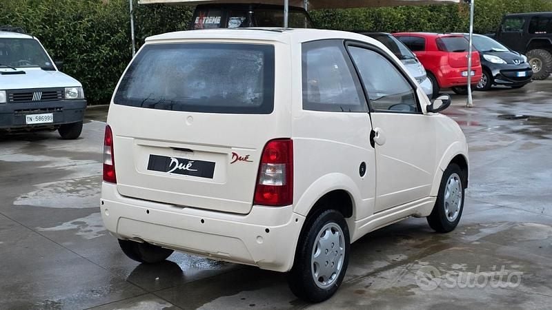 Usata Ligier Dué First 10 CV (7 kW) 2012 Beige Utilitaria