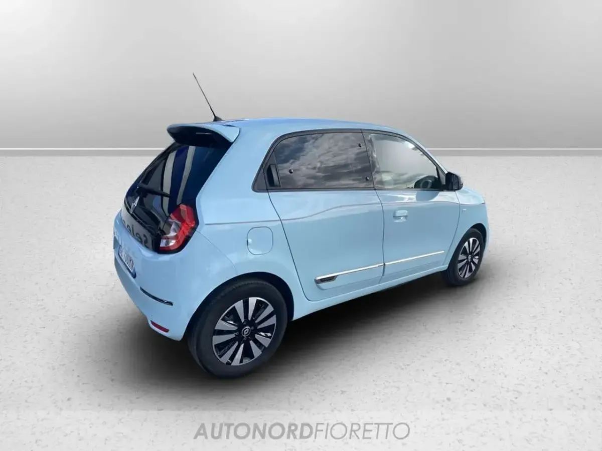 Usata Renault Twingo Techno 30 kW (42 CV) 2023 Blu/azzurro Utilitaria