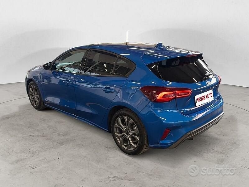 Usata Ford Focus ST-Line 125 CV (91 kW) 2024 Blu Berlina